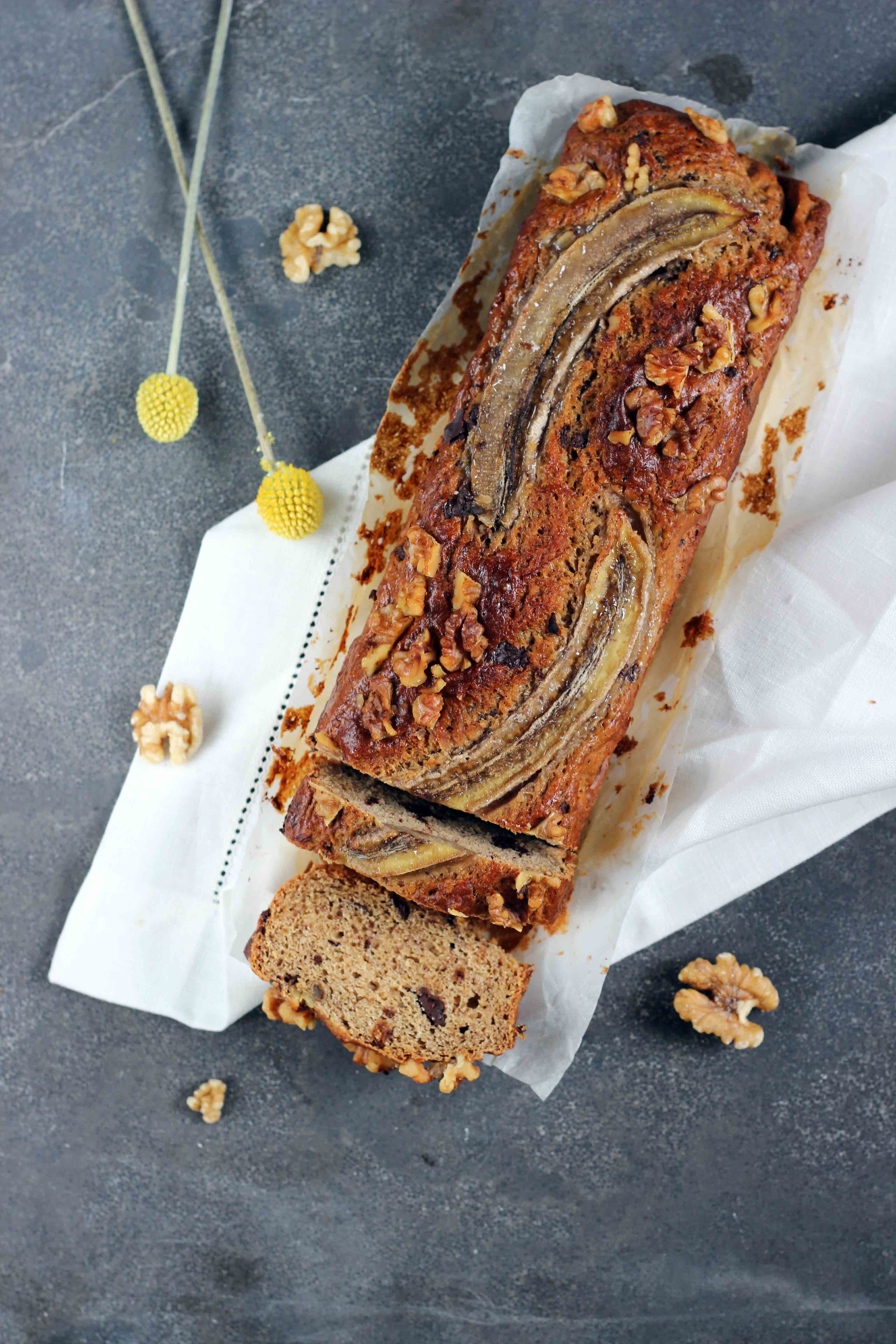 Recept: Vegan Bananenbrood Met Chocola & Pindakaas - Happy & Vegan